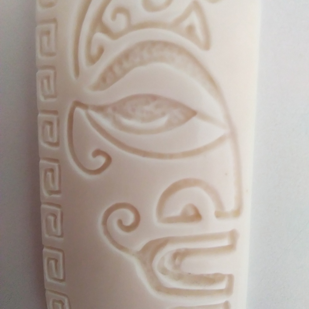 Ivory-like Rectangular Necklace - Picture 3 of 4